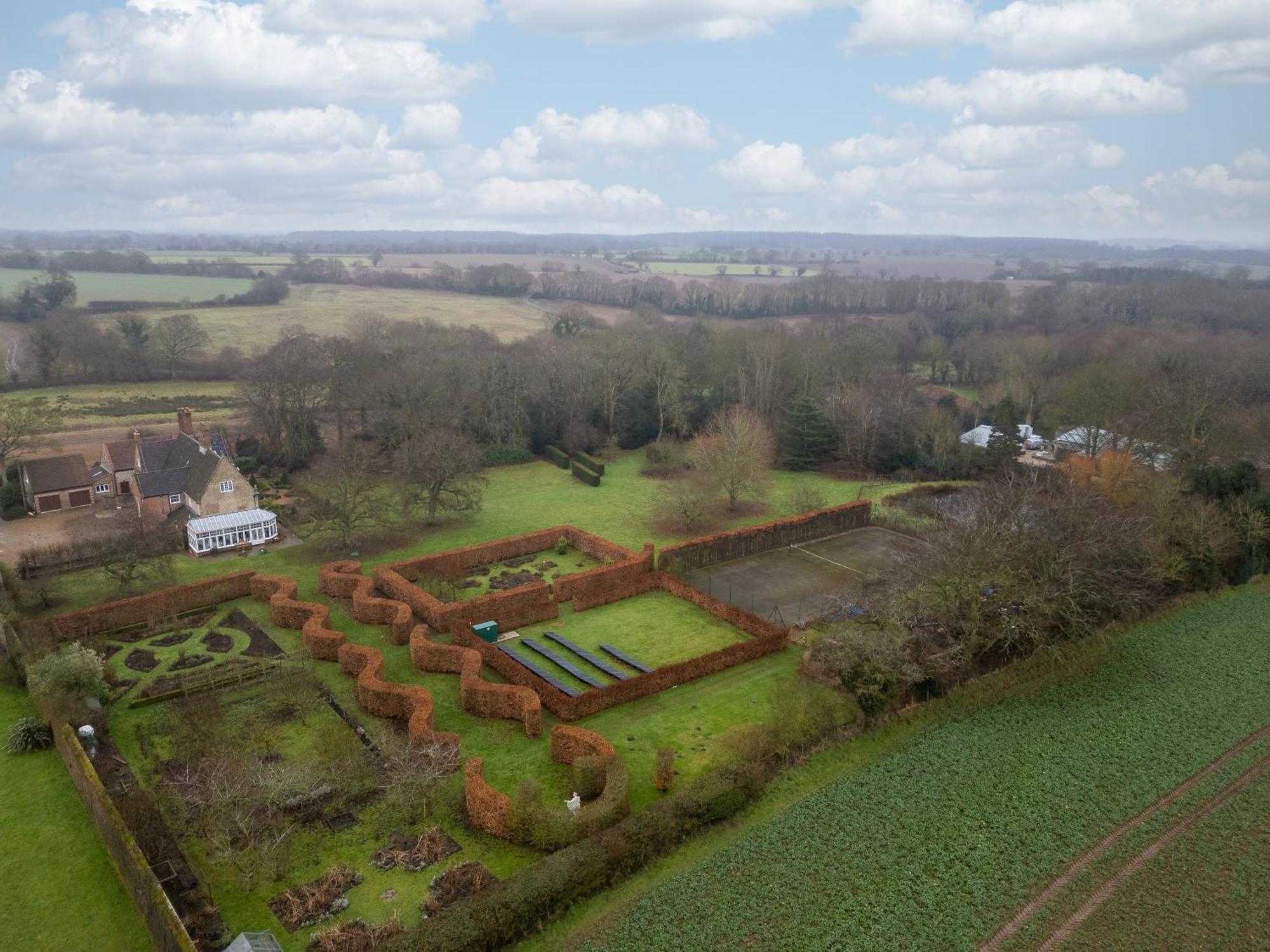 Swafield Hall Luaran gambar