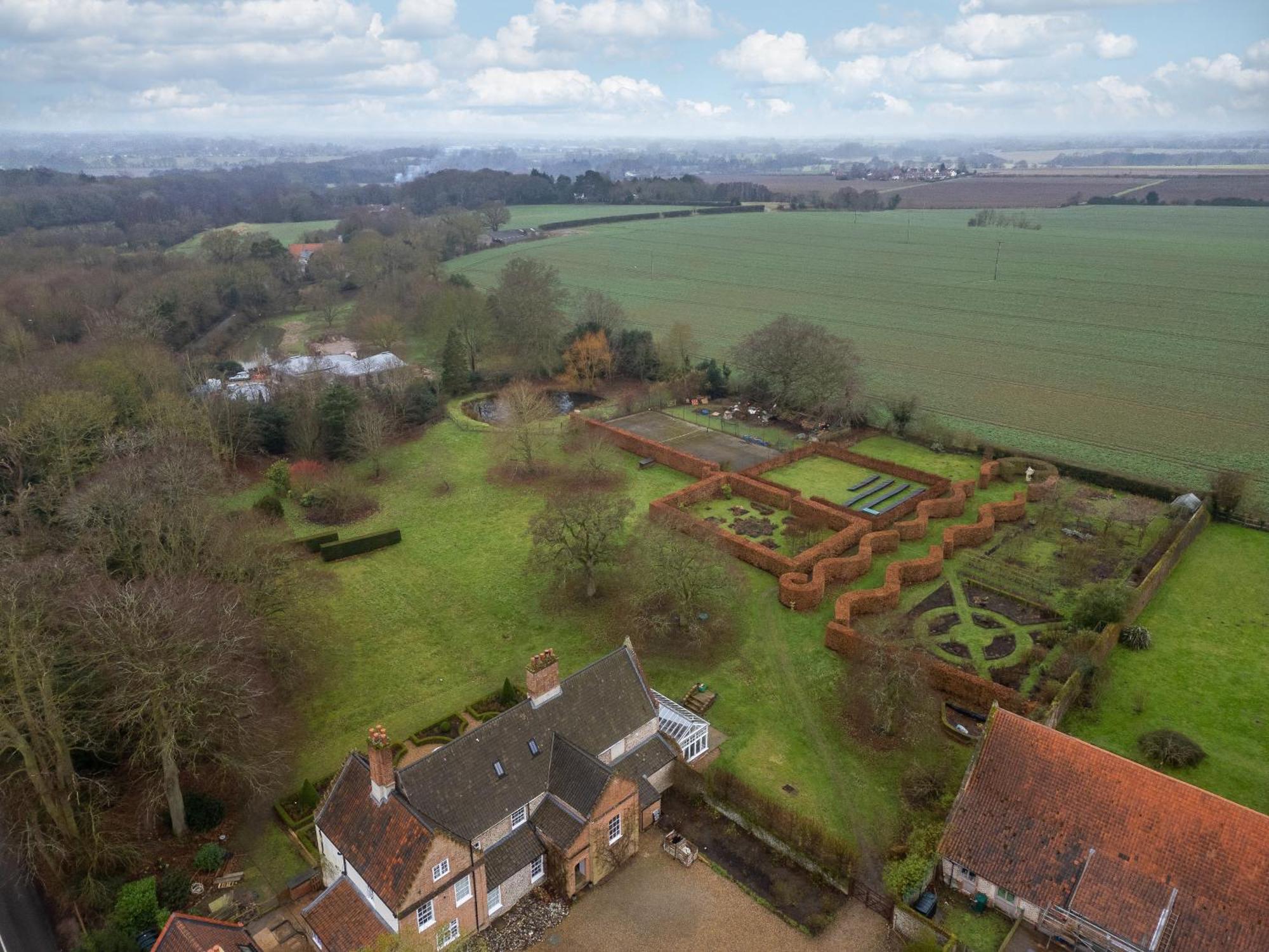 Swafield Hall Luaran gambar