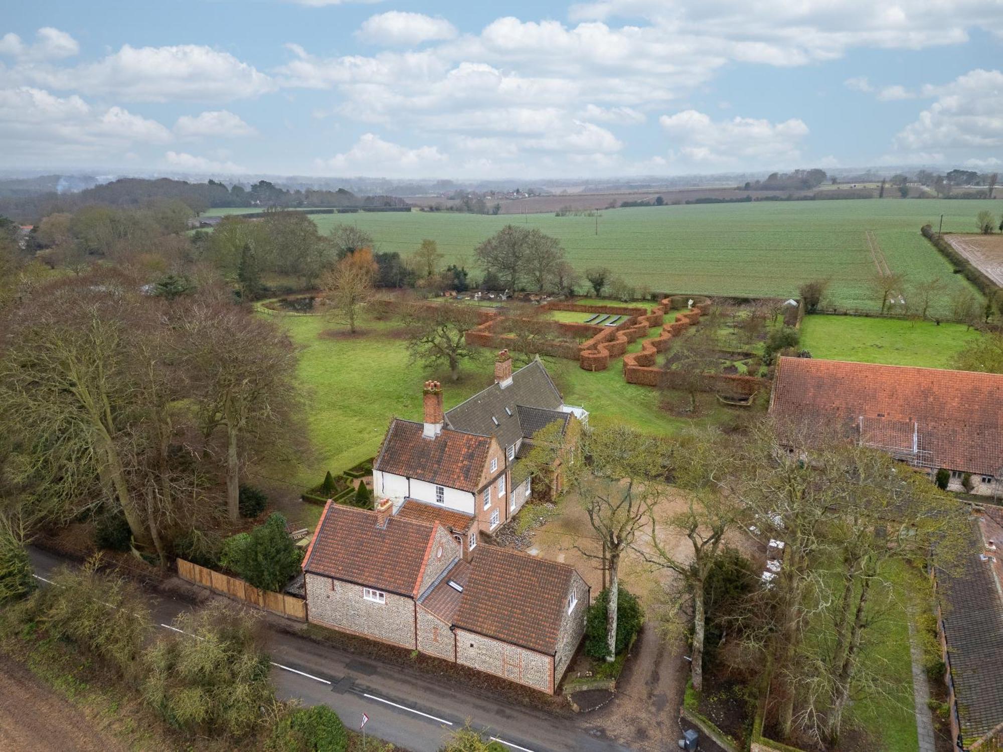 Swafield Hall Luaran gambar